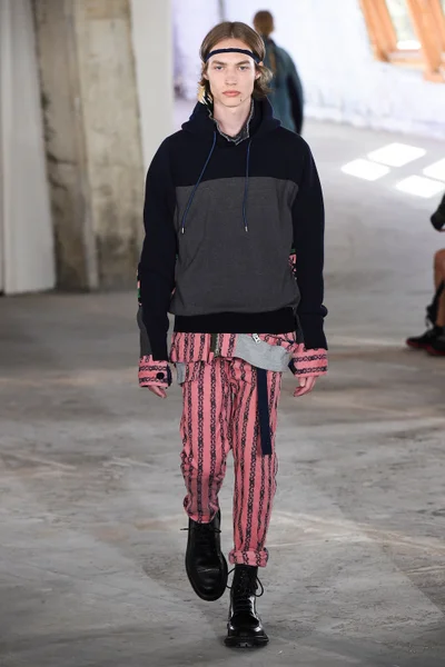 Look 19